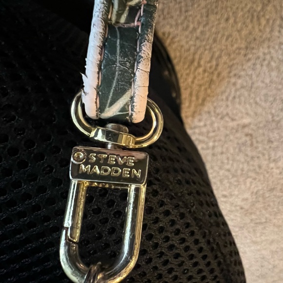 Steve Madden Pink Green Floral Wristlet Wallet - Picture 6 of 6